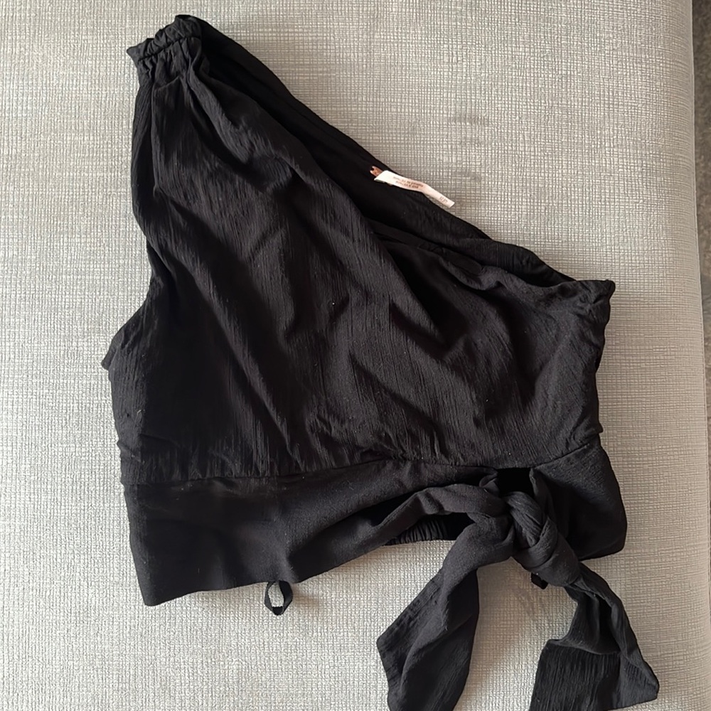 One shoulder free people crop top